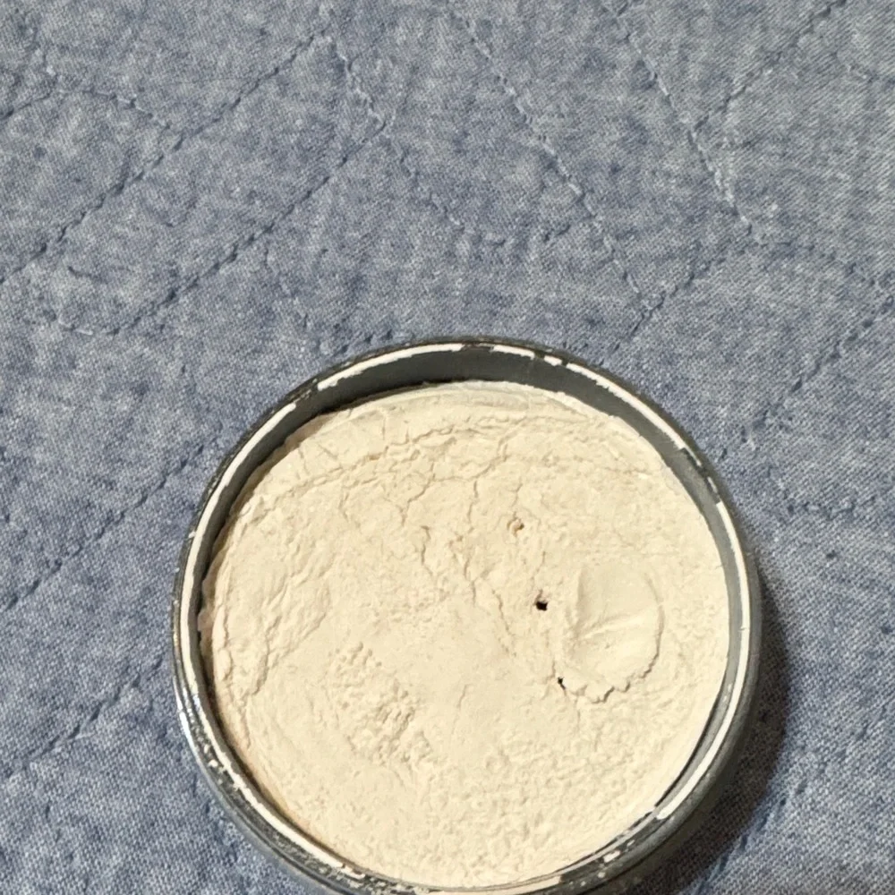 NARS translucent Loose Setting Powder - Picture 4 of 4